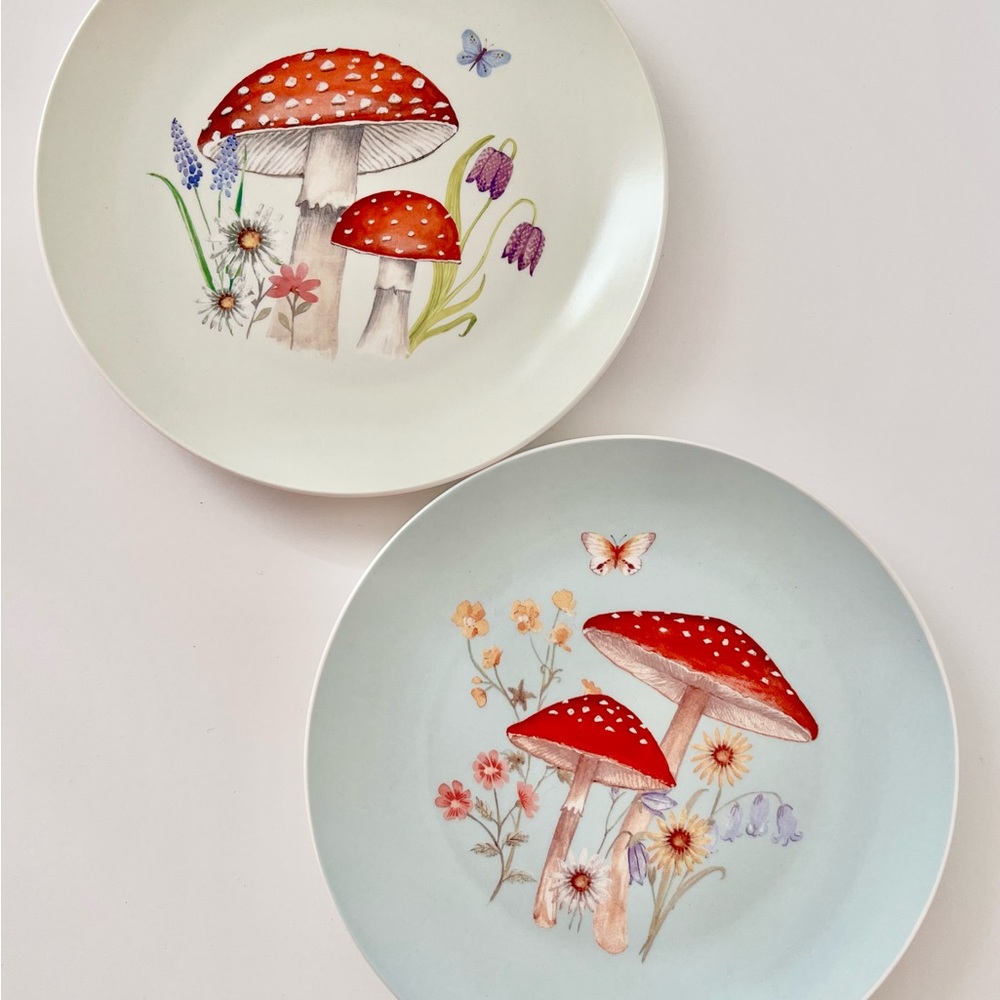 Woodland Toadstool Mushroom Set of 4 Porcelain Appetizer Plates